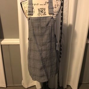 Overall checkered dress *belt included*